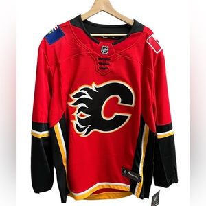 BNWT XL Calgary Flames Fanatics Breakaway Jersey